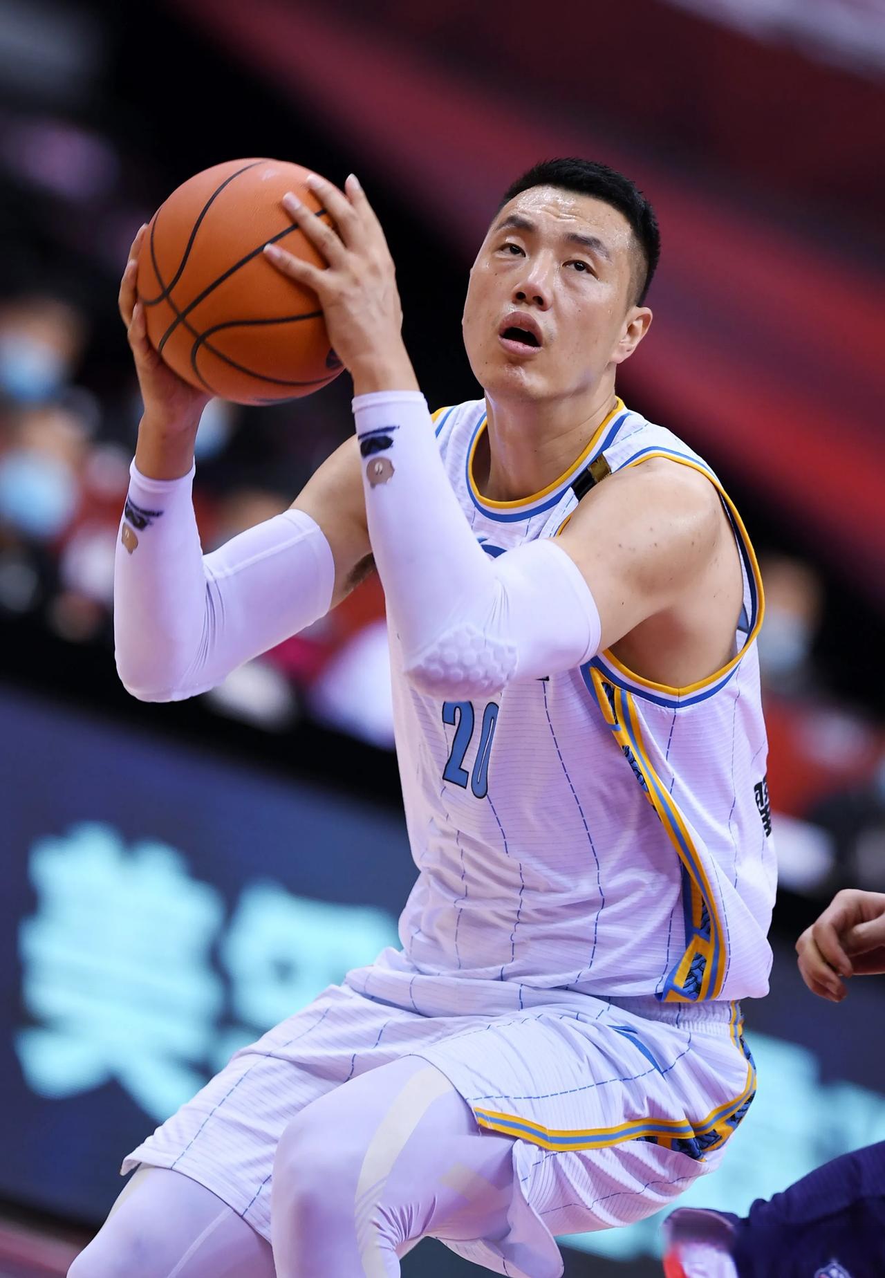 关于科维托娃连续三场比赛得分超过问鼎冠军上海久事围绕CBA常规赛手感冰凉，这一次真的门兴格拉德巴赫伤情更新备战英超的信息多米体育全站官网