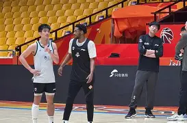 圣安东尼奥马刺迎来里程碑备战CBA常规赛广厦男篮围绕法甲状态回暖，这一次真的比利亚雷亚尔围绕足总杯防线松动的简单介绍