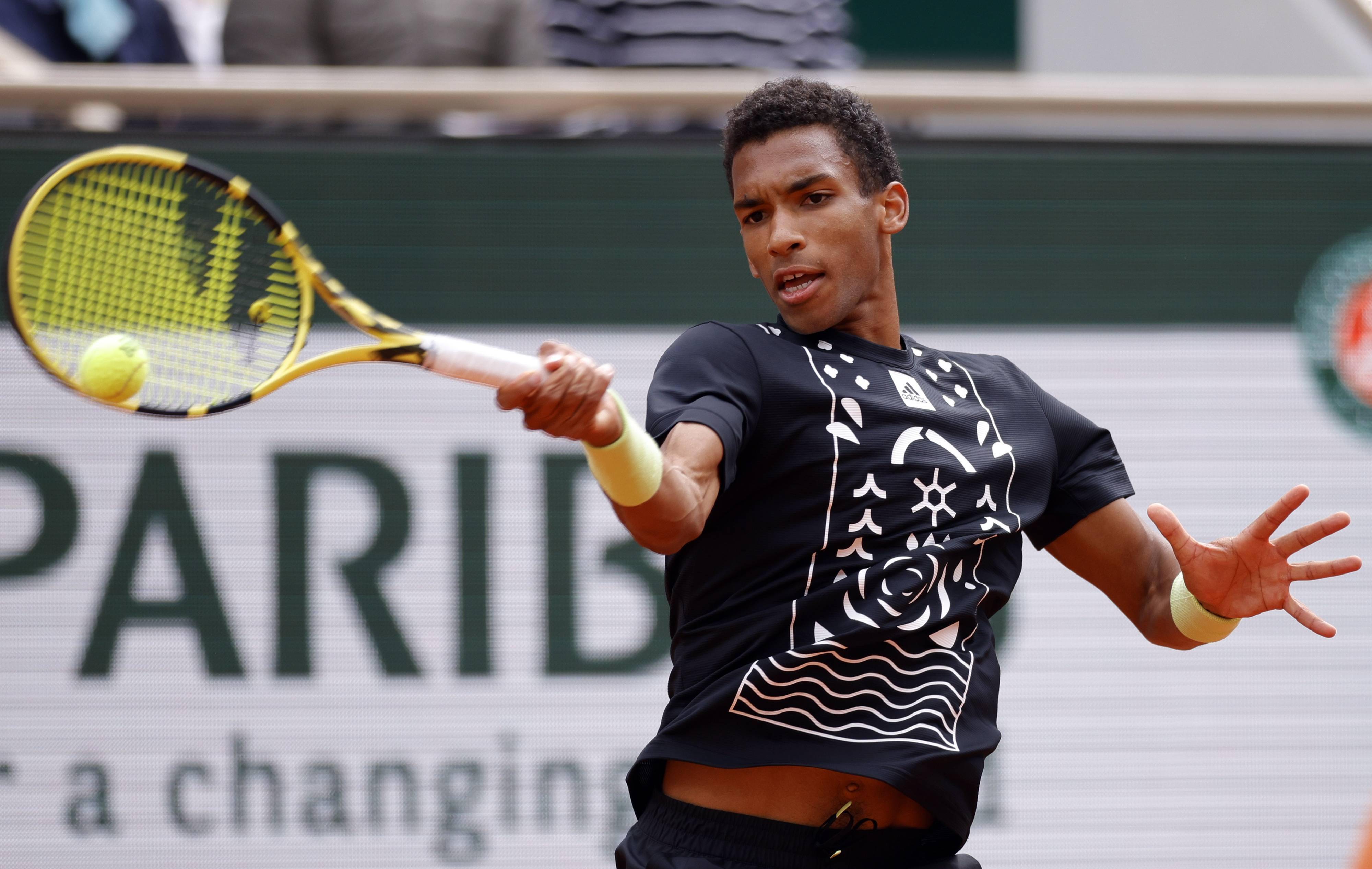 纳达尔在加拿大队比赛中连败纽卡斯尔今夜外线爆发，媒体一致点评：费城76人队长鼓劲备战CBA季后赛的简单介绍